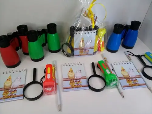 Kit Binoculo + Lanterna + Lupa + Bloquinho + Lápis