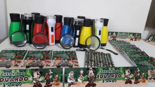 Kit Binoculo + Lanterna + Lupa + Bloquinho + Mini Lápis