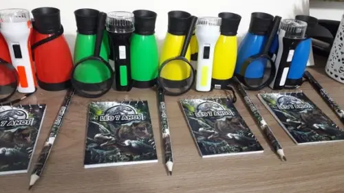 Kit Binoculo + Lanterna + Lupa + Bloquinho + Mini Lápis