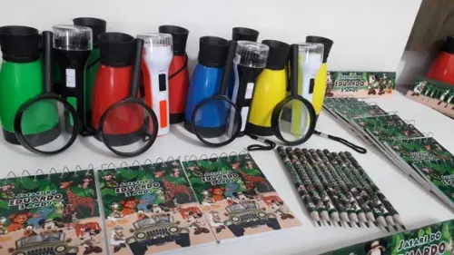 Kit Binoculo + Lanterna + Lupa + Bloquinho + Mini Lápis