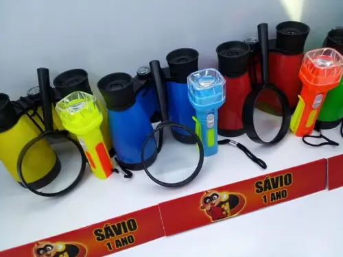 Kit Binoculo + Lanterna + Lupa Tema os Incríveis