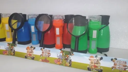 Kit Binoculo Colorido + Lanterna + Lupa Mickey Safari