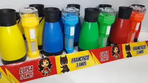 Kit Binoculo e Lanterna Tema Batman e Mulher Maravilha