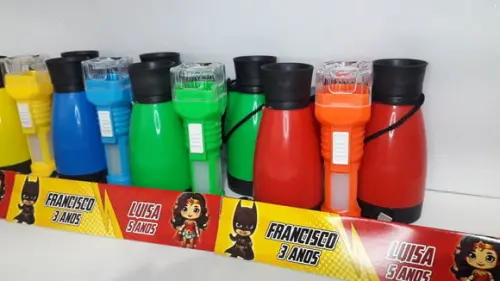 Kit Binoculo e Lanterna Tema Batman e Mulher Maravilha