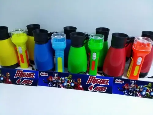 Kit Binoculo e Lanterna Tema Vingadores