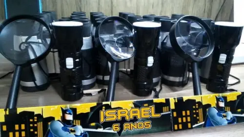 Kit Binoculo Prata + Lanterna + Lupa Tema Batman