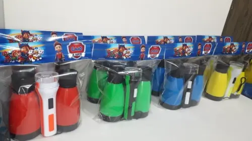 Kit Binoculo Zoom 4 Vezes e Lanterna Filme Patrulha Canina