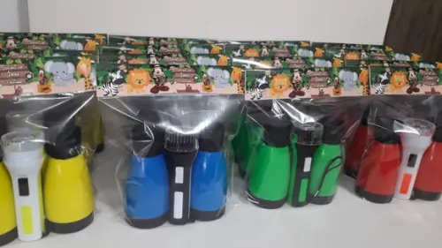Kit Binoculo Zoom 4 Vezes e Lanterna Mickey Safari