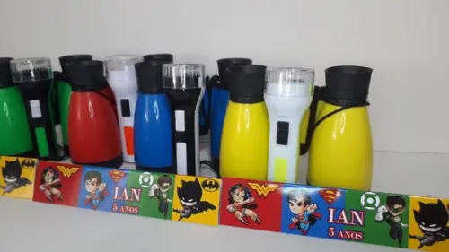 Kit Binoculo Zoom 4 Vezes e Lanterna Liga da Justiça