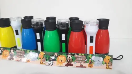 Kit Binoculo Zoom 4 Vezes e Lanterna Mickey Safari