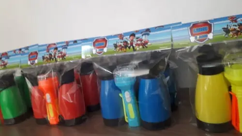 Kit Binoculo Zoom 4 Vezes e Lanterna Patrulha Canina