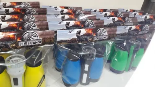 Kit Binoculo Zoom 4 Vezes e Lanterna Tema Dinossauro