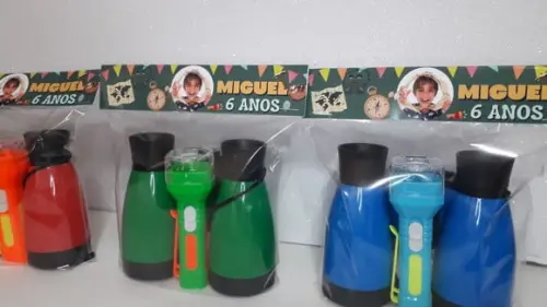 Kit Binoculo Zoom 4 Vezes e Lanterna Tema Paleontólogo