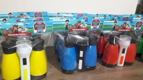 Kit Binoculo Zoom 4 Vezes e Lanterna Tema Patrulha Canina