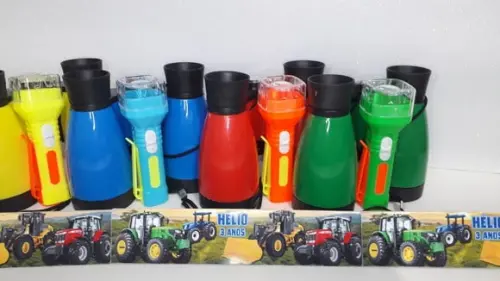 Kit Binoculo Zoom 4 Vezes e Lanterna Tema Trator