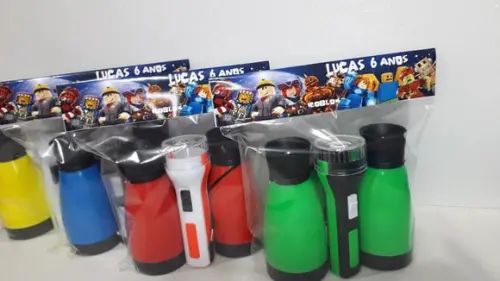 Kit Binoculo Zoom 4 Vezes e Lanterna Tema Roblox