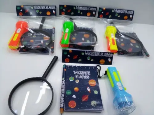 Kit Bloquinho + Mini Lápis + Lanterna + Lupa Espaço