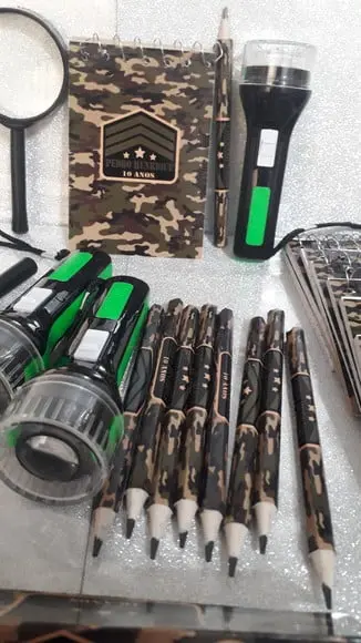 Kit Bloquinho + Mini Lápis + Lanterna + Lupa Exercito