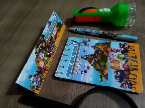 Kit Bloquinho + Mini Lápis + Lanterna + Lupa Mistérios