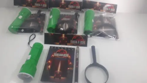Kit Bloquinho + Mini Lápis + Lanterna + Lupa Jurassic Park