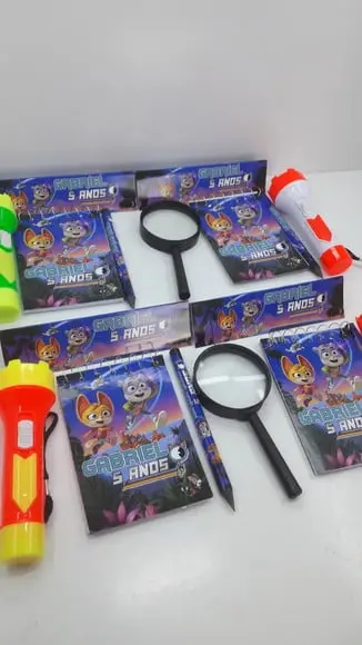 Kit Bloquinho + Mini Lápis + Lanterna + Lupa Tema Detetive