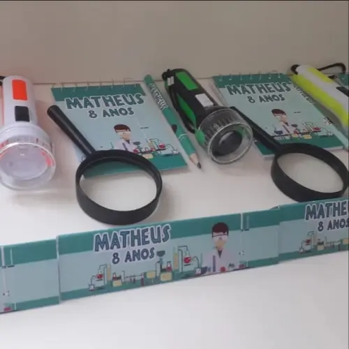 Kit Bloquinho + Mini Lápis + Lanterna + Lupa Tema Cientista