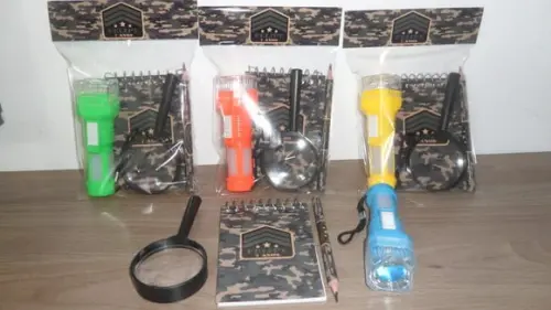 Kit Bloquinho + Mini Lápis + Lanterna + Lupa Tema Militar
