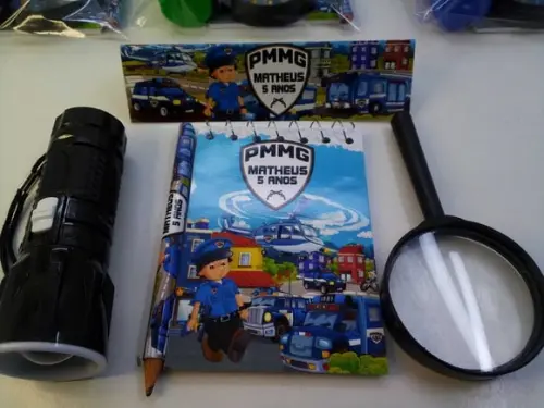 Kit Bloquinho + Mini Lápis + Lanterna + Lupa Tema Policial