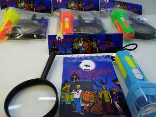 Kit Bloquinho + Mini Lápis + Lanterna + Lupa Trema Scooby