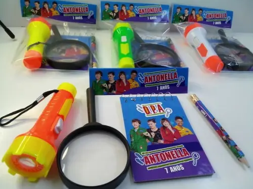 Kit Bloquinho + Mini Lápis + Lanterna Tema Detetives
