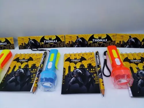 Kit Bloquinho + Mini Lápis + Lanterna Tema Roblox