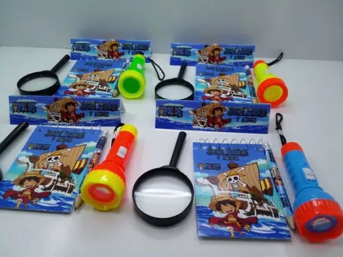Kit Bloquinho + Mini Lápis+lanterna+lupa Tema One Piece