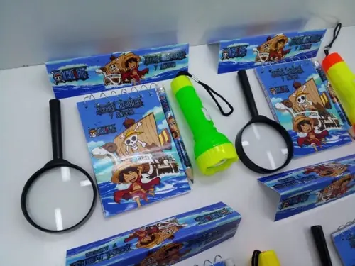 Kit Bloquinho + Mini Lápis+lanterna+lupa Tema One Piece