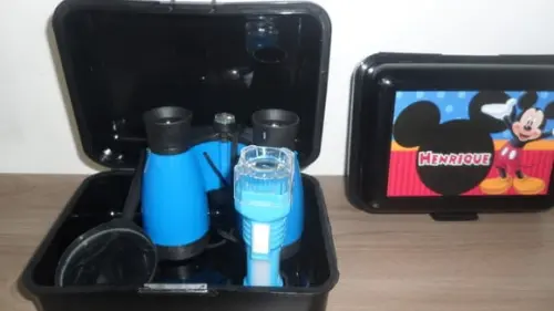 Kit Case Adesivo Mickey + Binóculo + Lanterna + Lupa