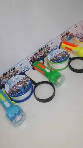 Kit Copo Retratil + Mini Lanterna + Lupa Qualquer Tema