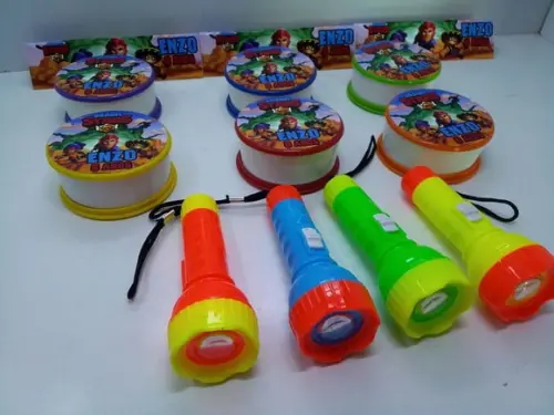 Kit Copo Retratil + Mini Lanterna Brawl Stars