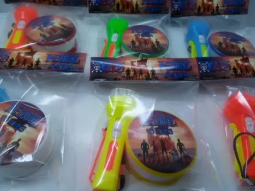 Kit Copo Retratil + Mini Lanterna One Piece