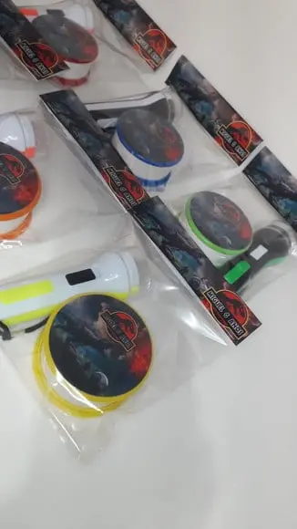 Kit Copo Retratil + Mini Lanterna Personalizado Dinossauro