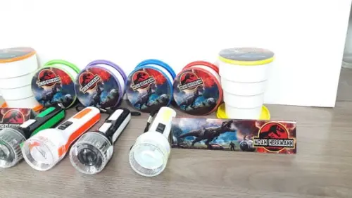 Kit Copo Retratil + Mini Lanterna Personalizado Dinossauro