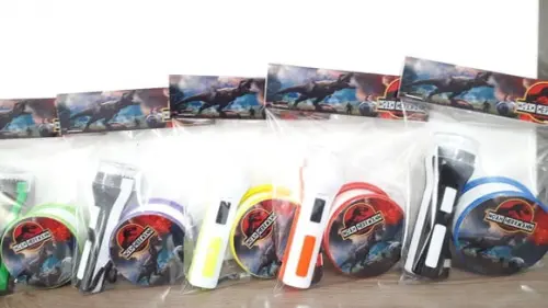 Kit Copo Retratil + Mini Lanterna Personalizado Dinossauro