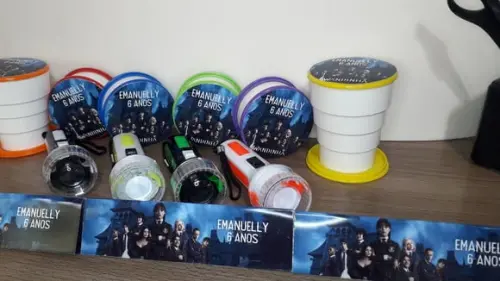 Kit Copo Retratil + Mini Lanterna Personalizado Wandinha