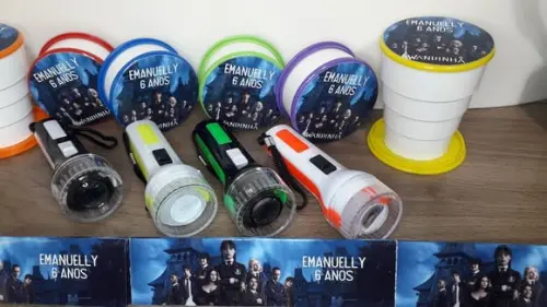Kit Copo Retratil + Mini Lanterna Personalizado Wandinha