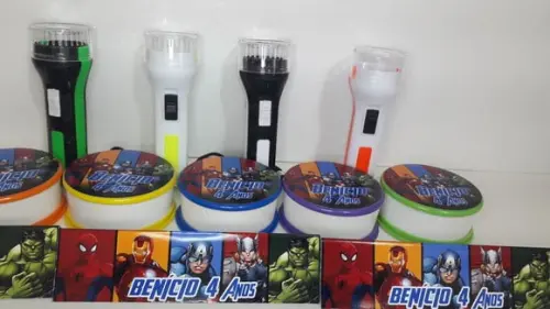 Kit Copo Retratil + Mini Lanterna Personalizado Vingadores