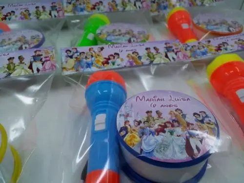 Kit Copo Retratil + Mini Lanterna Príncipes e Princesas