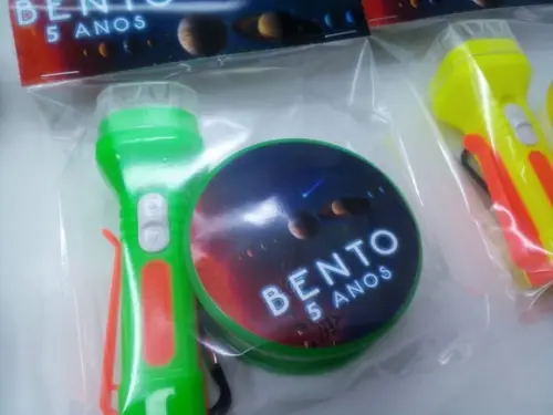 Kit Copo Retratil + Mini Lanterna Planetas