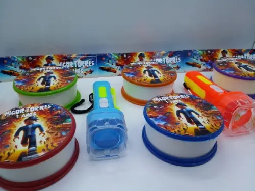 Kit Copo Retratil + Mini Lanterna Roblox