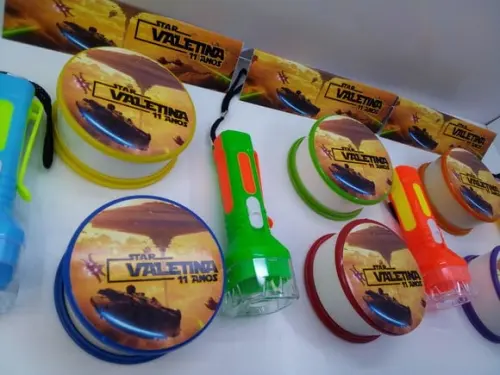 Kit Copo Retratil + Mini Lanterna Star Wars