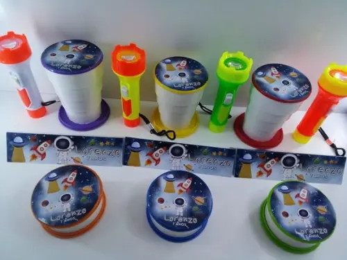 Kit Copo Retratil + Mini Lanterna Tema Astronauta