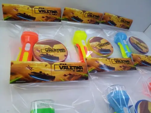 Kit Copo Retratil + Mini Lanterna Star Wars