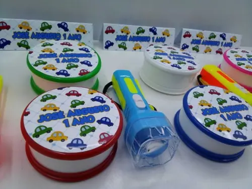 Kit Copo Retratil + Mini Lanterna Tema Carrinhos